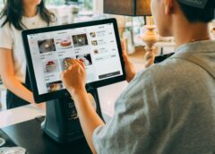 How a Point-of-Sale System Can Help Your Cafe Improve Customer Service
